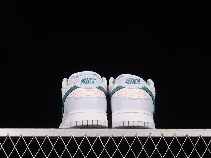 Sb Dunk Low Football Grey/Mineral Teal/Pearl Pink 3