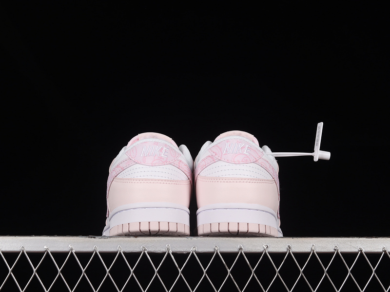 Dunk Low White/Medium Soft Pink/Pearl Pink 31