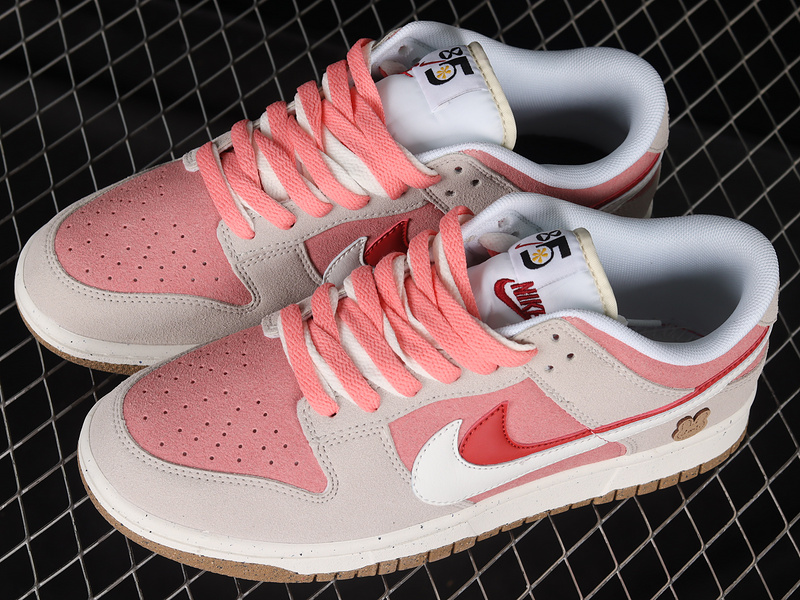 Sb Dunk Low Se 85 White/Pink/Red/Grey 13