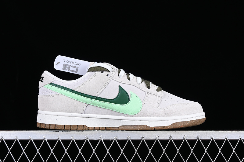 Dunk Low Sb 85 Grey/Green/White 15