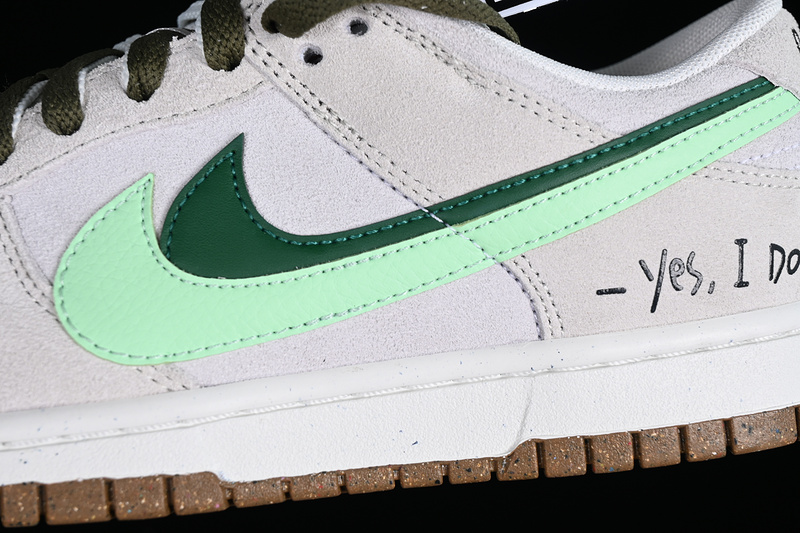 Dunk Low Sb 85 Grey/Green/White 17