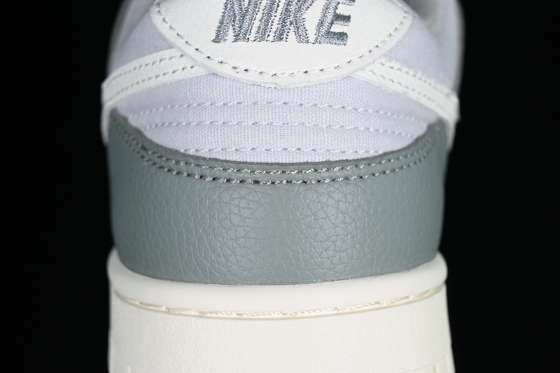 Dunk Low Mica Green/Sail/Photon Dust 11