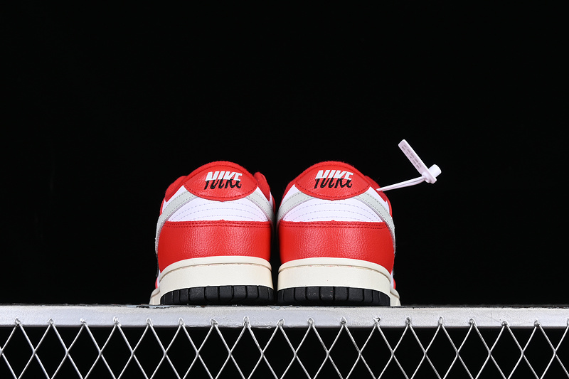 Dunk Low Split Chicago University Red/Black/Light Silver/White 25