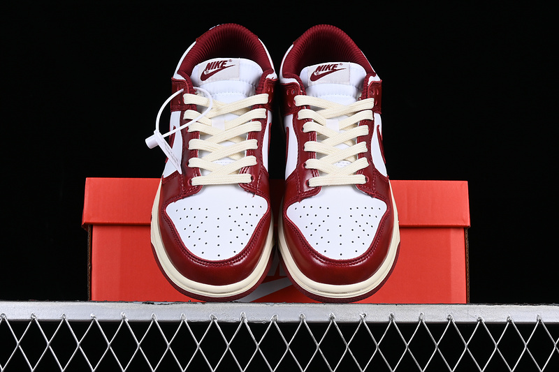 Dunk Low Sb Premium White/Team Red/Coconut Milk 25