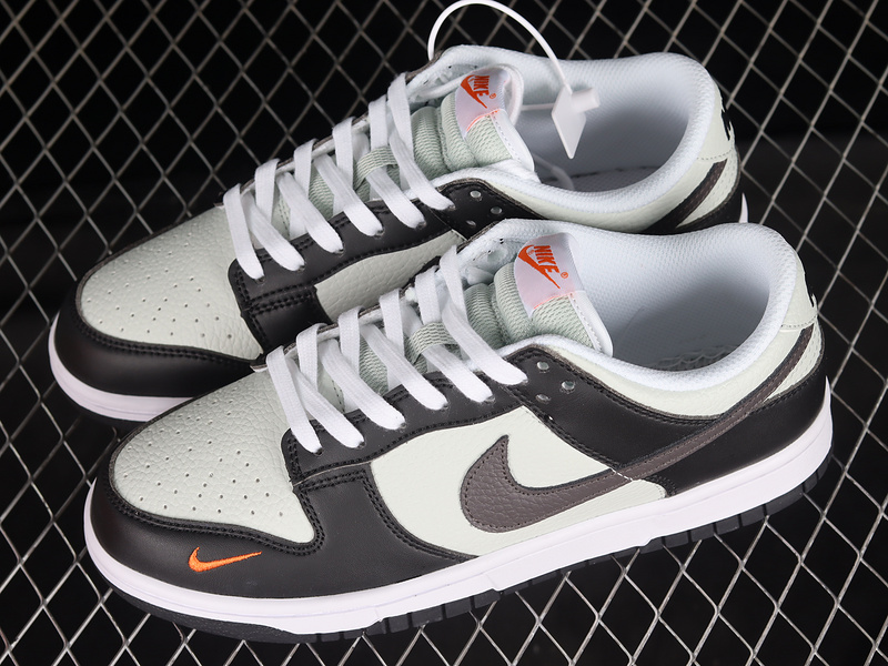 Dunk Low Mini Swoosh Black/White/Total Orange 3