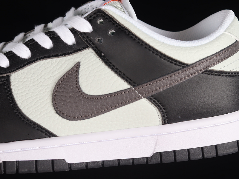 Dunk Low Mini Swoosh Black/White/Total Orange 9