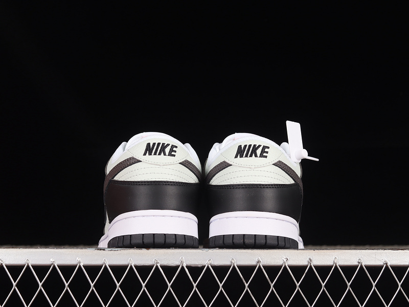 Dunk Low Mini Swoosh Black/White/Total Orange 13