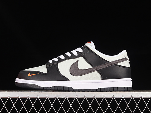 Dunk Low Mini Swoosh Black/White/Total Orange 19