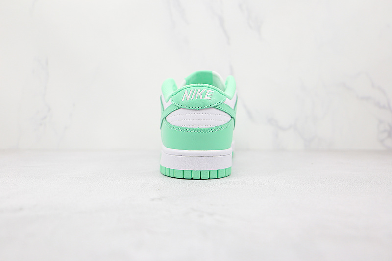 Sb Dunk Low White/Green Glow/White 3