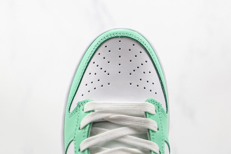 Sb Dunk Low White/Green Glow/White 5