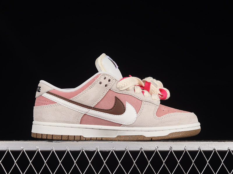 Sb Dunk Low 85 White/Grey/Cherry Powder 19