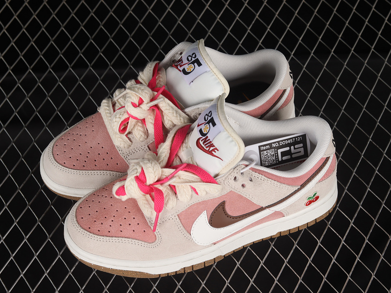 Sb Dunk Low 85 White/Grey/Cherry Powder 25