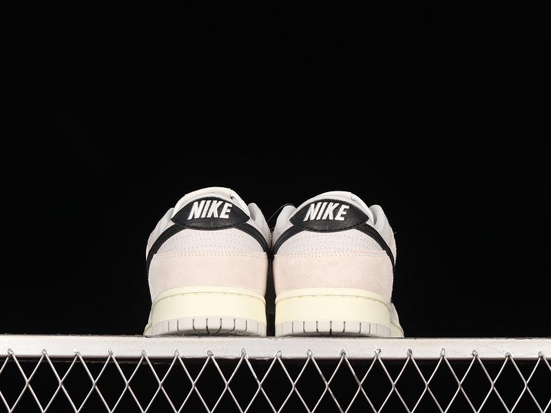 Dunk Low Certified Fresh Photon Dust/Black-Summit White 11