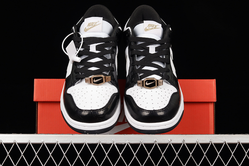 Dunk Low Se World Champs Black White White/Black 3