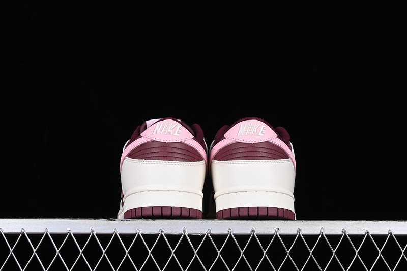 Sb Dunk Low Pale Ivory/Medium Soft Pink/Night Maroon 5