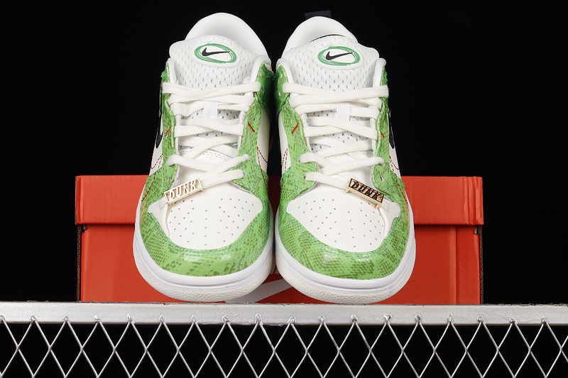 Wmns Dunk Low Disrupt 2 'Green Snakeskin'sail/Black/White 5