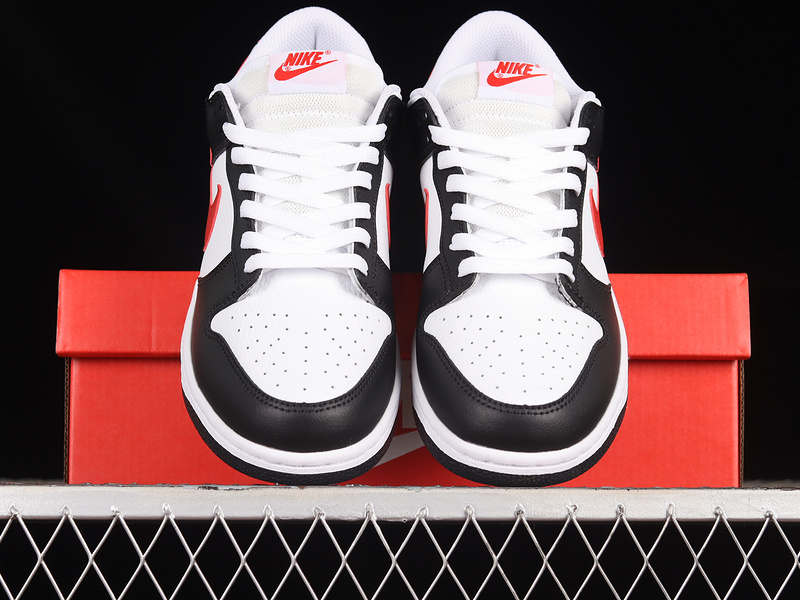 Dunk Low Black/University Red/White 11