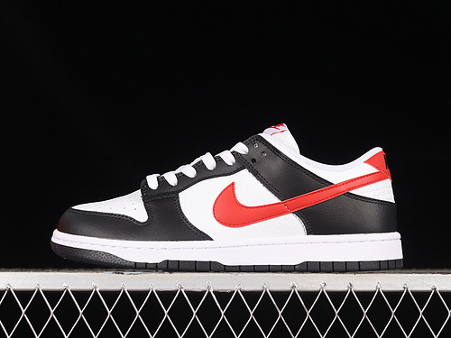 Dunk Low Black/University Red/White 31