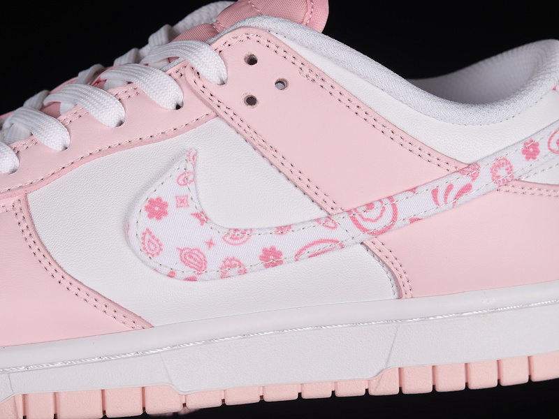 Dunk Low Sb Pink Paisley White/Medium Soft Pink/Pearl Pink 19