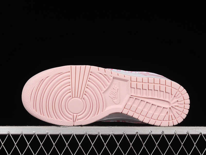 Dunk Low Sb Pink Paisley White/Medium Soft Pink/Pearl Pink 31