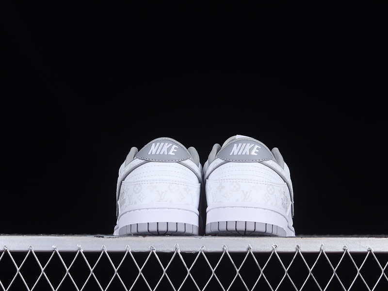 Sb Dunk Low L*V White/Grey 19