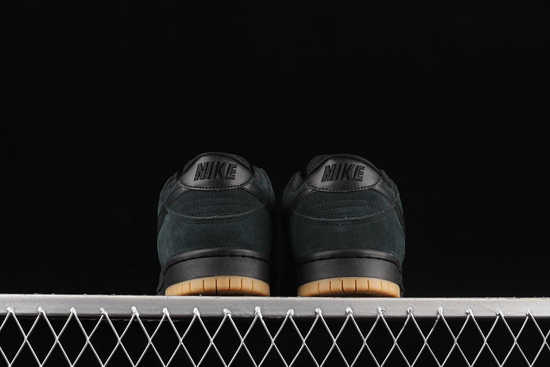 Dunk Low Pro Sb 'Ishod Wair' Black/Black-Gum Light Brown 31