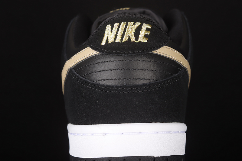 Dunk Low Sb Pro Black/Metallic Gold-White 21