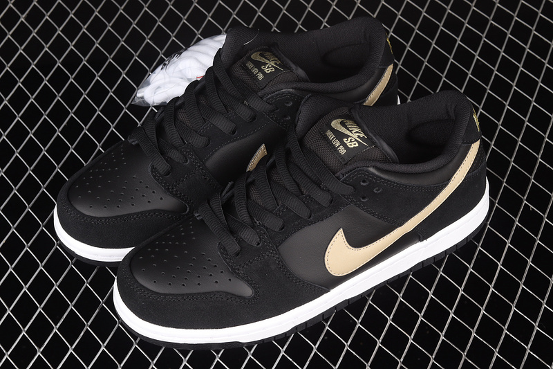 Dunk Low Sb Pro Black/Metallic Gold-White 29