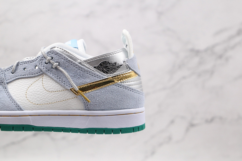 Sb Dunk Low Pro White/Psychic Blue/Metallic Gold 19