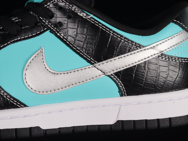 Diamond Supply Co X Dunk Low Pro Sb Tiffany Aqua/Chrome 17