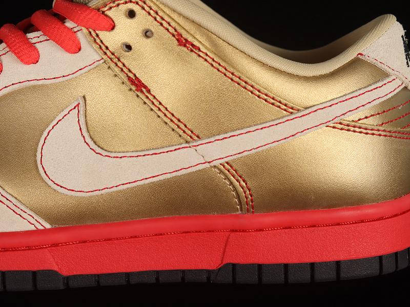 Dunk Low Pro Sb Money Cat Metallic Gold/Golddust 19