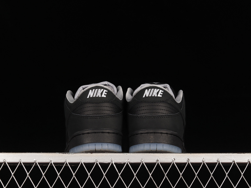 Sb Dunk Low Black/Black-Wolf Grey 17