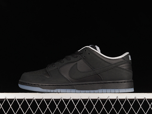 Sb Dunk Low Black/Black-Wolf Grey 25