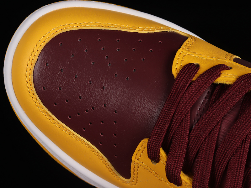 Sb Dunk Low University Gold/White/Deep Maroon/University Gold 25