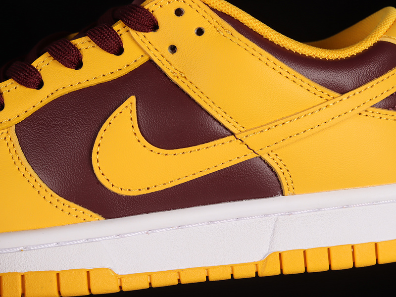 Sb Dunk Low University Gold/White/Deep Maroon/University Gold 29