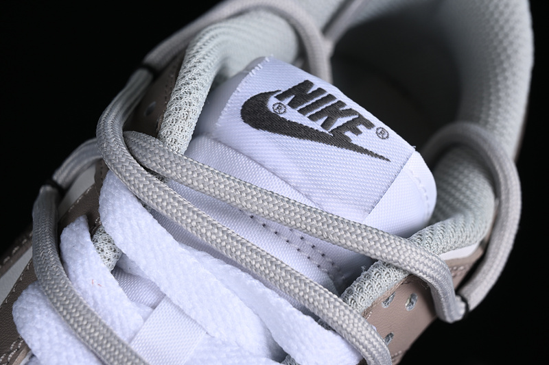 Dunk Low Retro White/Brown 17