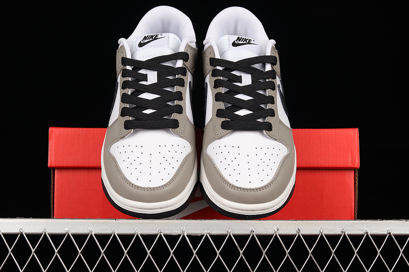 Wmns Dunk Low 'Light Smoke Grey'white/Light Smoke Grey/Black 15