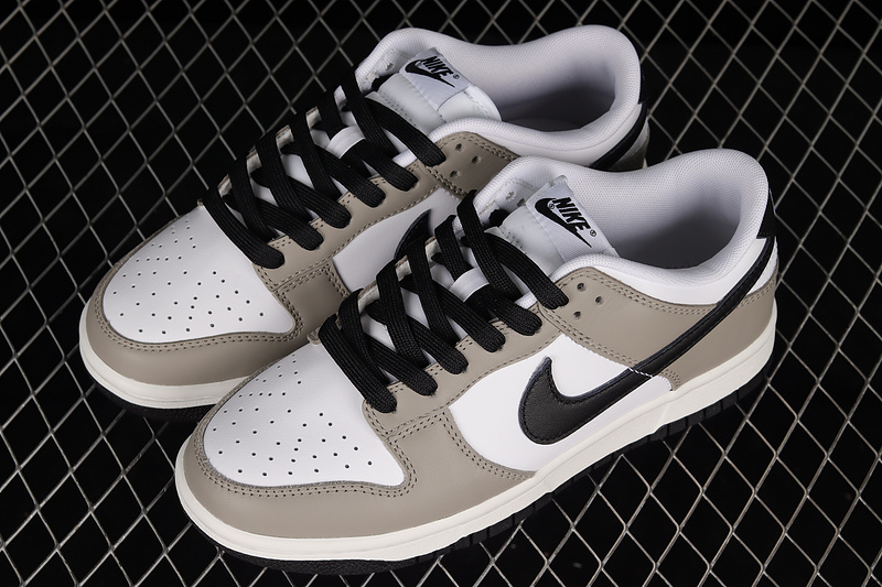 Wmns Dunk Low 'Light Smoke Grey'white/Light Smoke Grey/Black 23