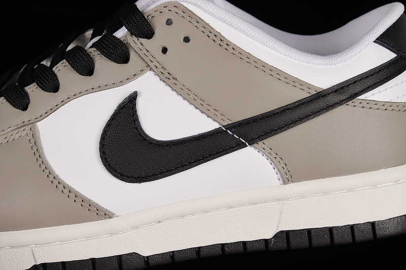 Wmns Dunk Low 'Light Smoke Grey'white/Light Smoke Grey/Black 31