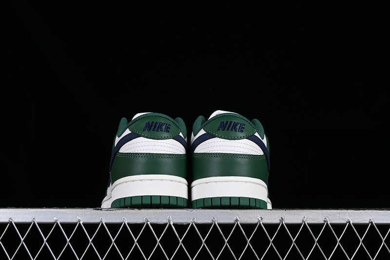 Dunk Low Gorge Green 29