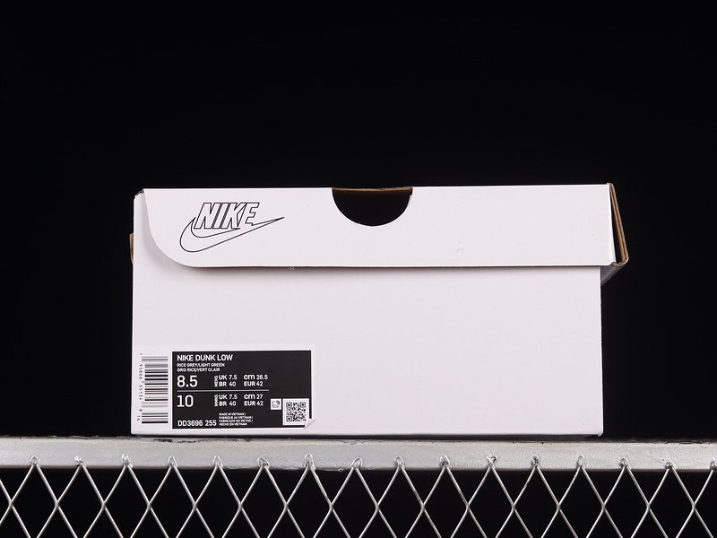 Sb Dunk Low White/Black/Beige 13