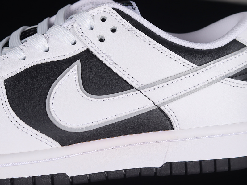 Dunk Low Sb White/Black 17