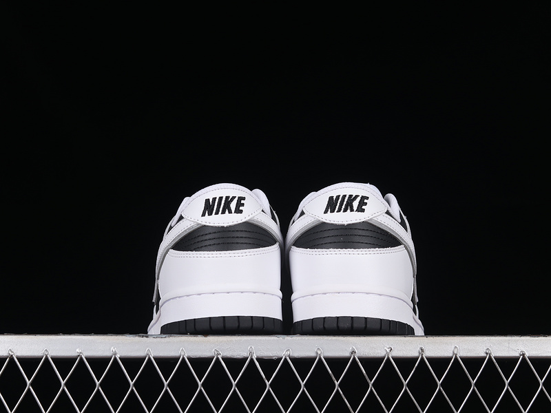 Dunk Low Sb White/Black 29