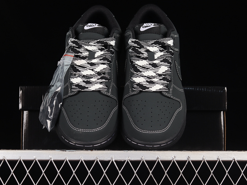 Sb Dunk Low Black/Black/White 15