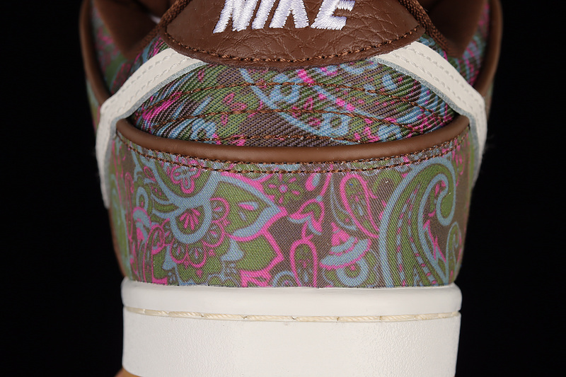 Dunk Low Pro Paisley Brown Brown/Muli-Color-White-Gum 31