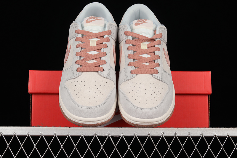 Dunk Low Premium Fossil Rose Phantom/Aura/Summit White 23