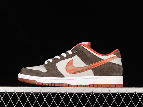 Dunk Low Crushed D.C. Olive Grey/Mantra Orange/Rattan 5