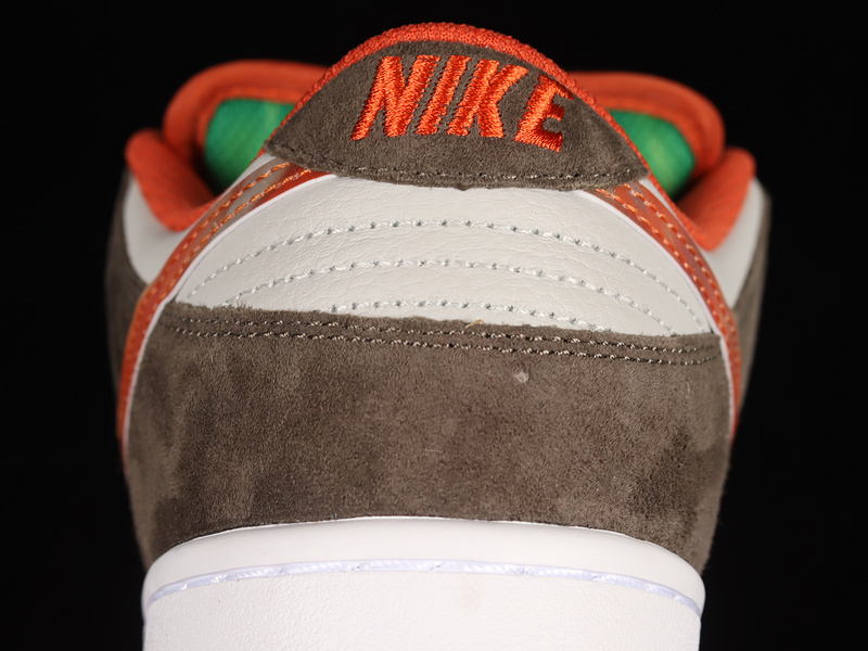 Dunk Low Crushed D.C. Olive Grey/Mantra Orange/Rattan 7