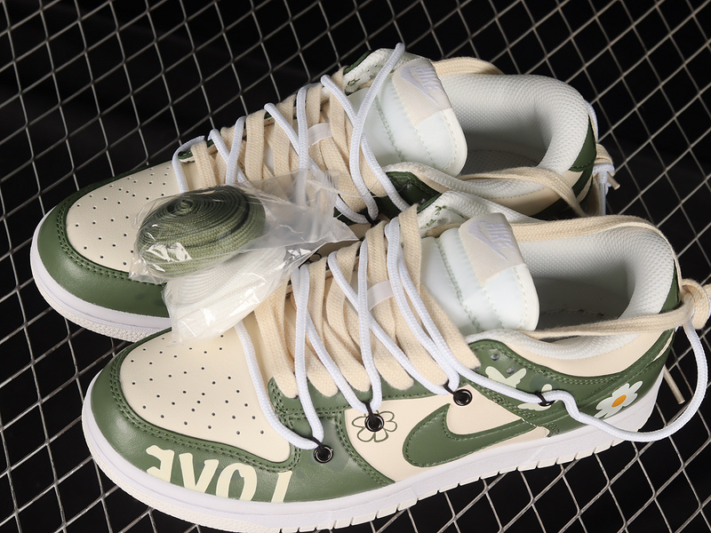 Dunk Low Love White/Green 13