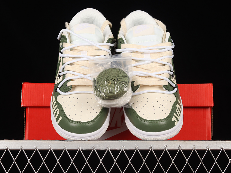 Dunk Low Love White/Green 19